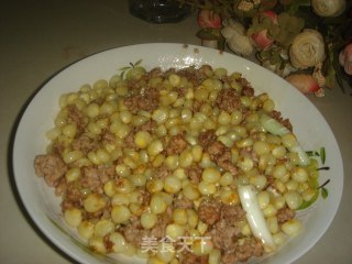 糯玉米炒肉末的做法