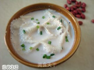 用豆浆机轻松做早餐——花生蝴蝶面的做法