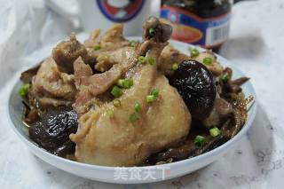 香菇笋丝扣鸡腿的做法