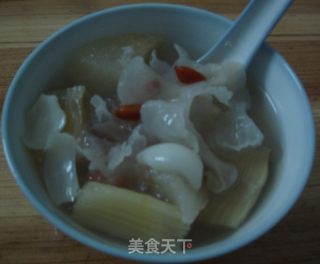 甘蔗雪梨百合润肺糖水的做法