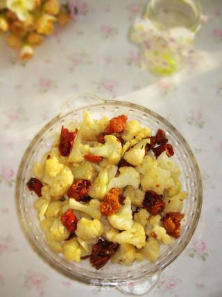 酥辣椒炒花菜的做法