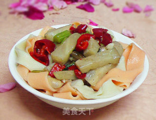茄子彩带面的做法
