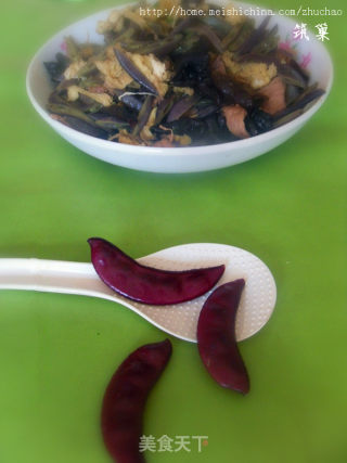 扁豆角木耳炒鸡蛋的做法