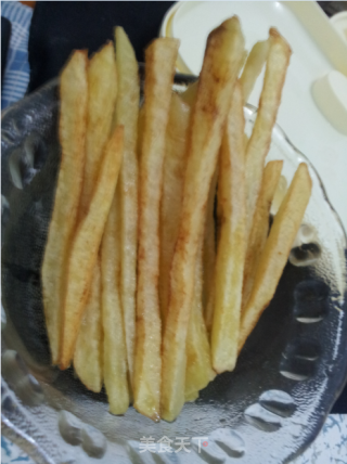 自制薯条（味道不输KFC哦~~~）的做法
