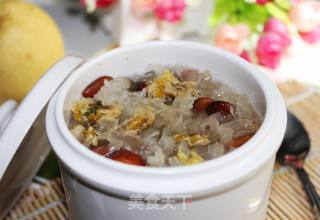 菊花杏仁炖银耳的做法