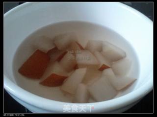 秋梨润燥汤的做法