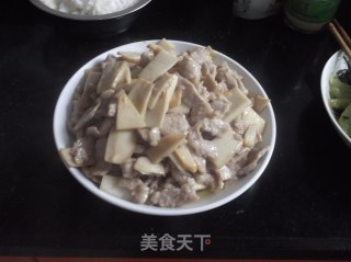 杏鲍菇炒肉的做法