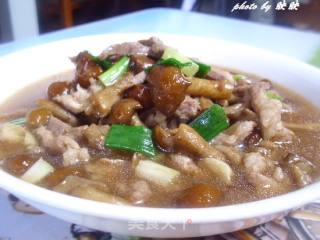 滑子菇烧肉的做法