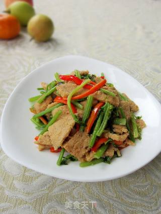 芹菜炒豆渣的做法