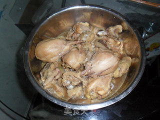 简易鸡腿炖蘑菇的做法