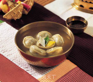 韩国辣白菜饺子汤的做法