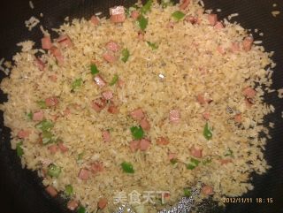 金包银火腿肠炒饭