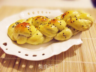 豆沙辫子面包—（４股）简单易操作的做法