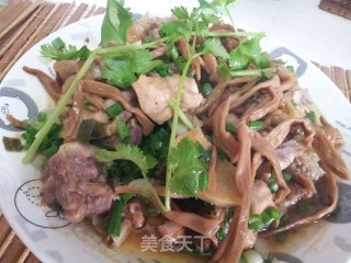 黄花菜蒸滑鸡的做法