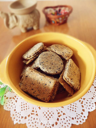 黑豆渣芝麻饼干的做法