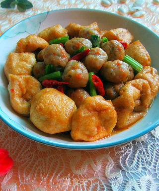 油豆腐炒鱼丸的做法