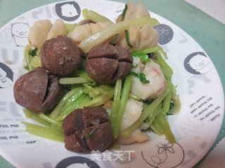 双丸炒香芹的做法