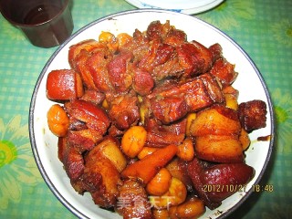 板栗红烧肉的做法