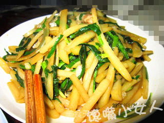 韭菜土豆条的做法