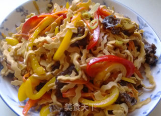 彩椒豆腐丝 简单的变化成就不同效果的做法