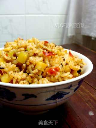 红油三丁炒饭的做法