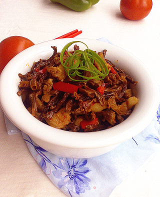 乡间小炒：豆角干炒五花肉的做法
