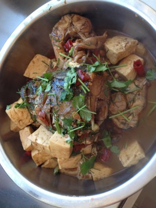大头莲鱼炖豆腐的做法
