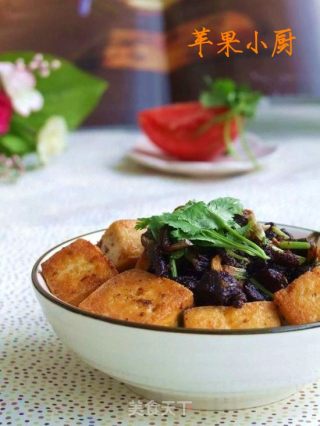 香菇酱炒豆腐的做法