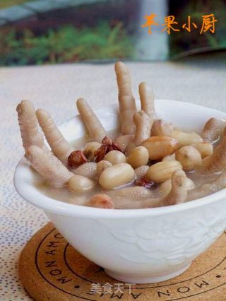 花生炖鸡爪的做法