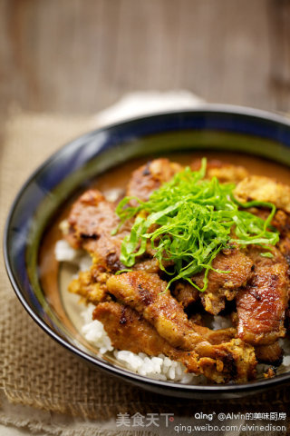 猪颈肉盖饭的做法