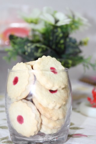 香脆可口的奶油饼干