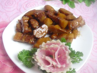 五花肉炖杏鲍菇的做法