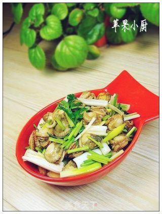 葱丝拌贝丁的做法