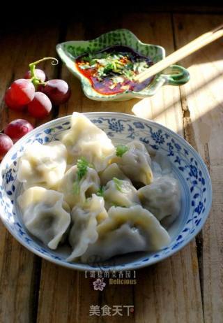 既要留住菜汁，还要保证饺子馅不出水的秘笈——【芹香水饺】的做法