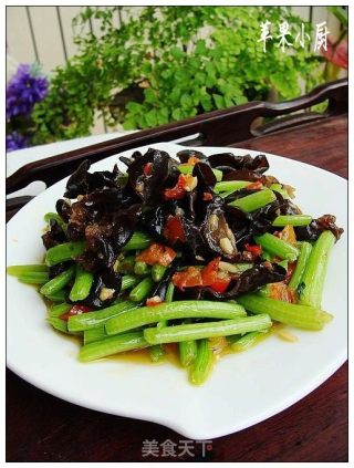 剁椒茼蒿木耳的做法