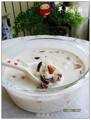 微波牛奶泡饭的做法