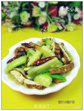 丝瓜炒豆干的做法