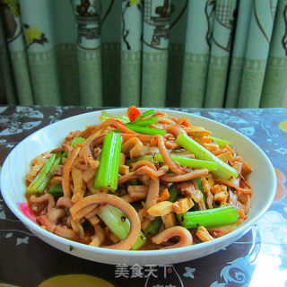 鱿鱼豆腐丝的做法