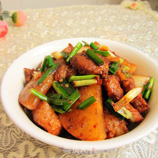 萝卜烧肉的做法