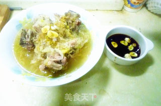 酸菜炖排骨的做法