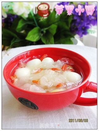 银耳鹌鹑蛋糖水
