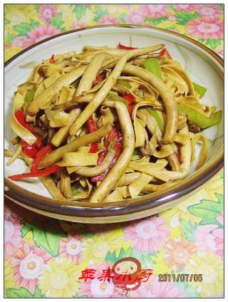 茶树菇炒豆皮的做法