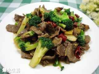 西兰花炒牛肉的做法
