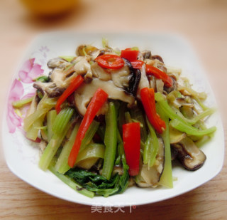 把爱带回家----【香菇片炒西芹丝】的做法