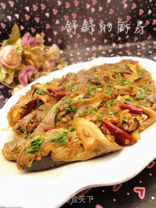 平菇烧鲶鱼的做法