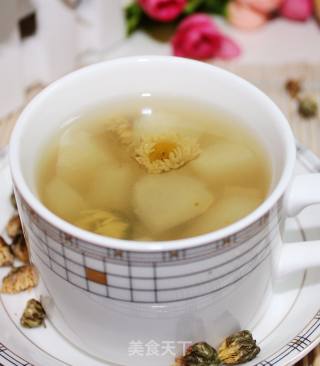 雪梨菊花茶的做法