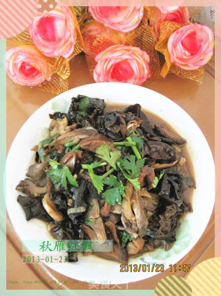 家常菜----营养丰富的炒三菌的做法