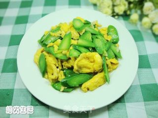 百搭的蛋炒菜之——芥兰炒鸡蛋的做法