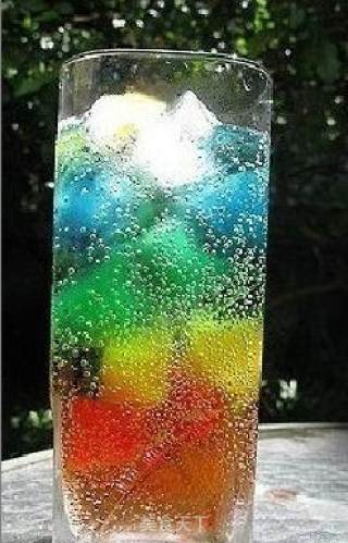彩虹冰饮的做法