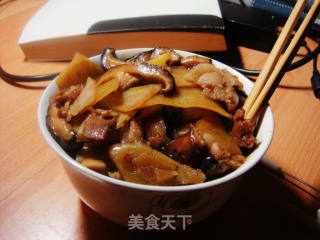香菇土豆五花肉的做法